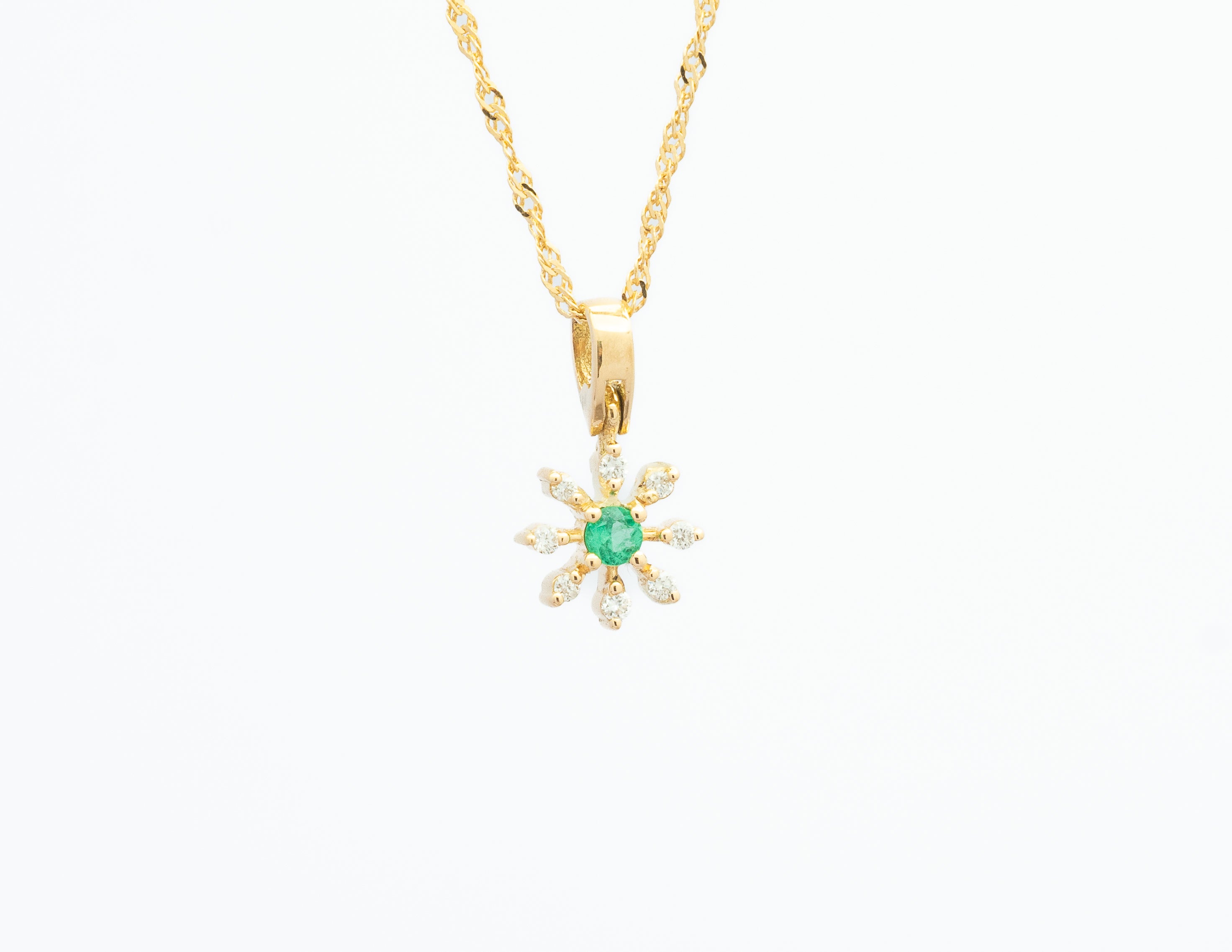 SPARK ESMERALDA Y DIAMANTES