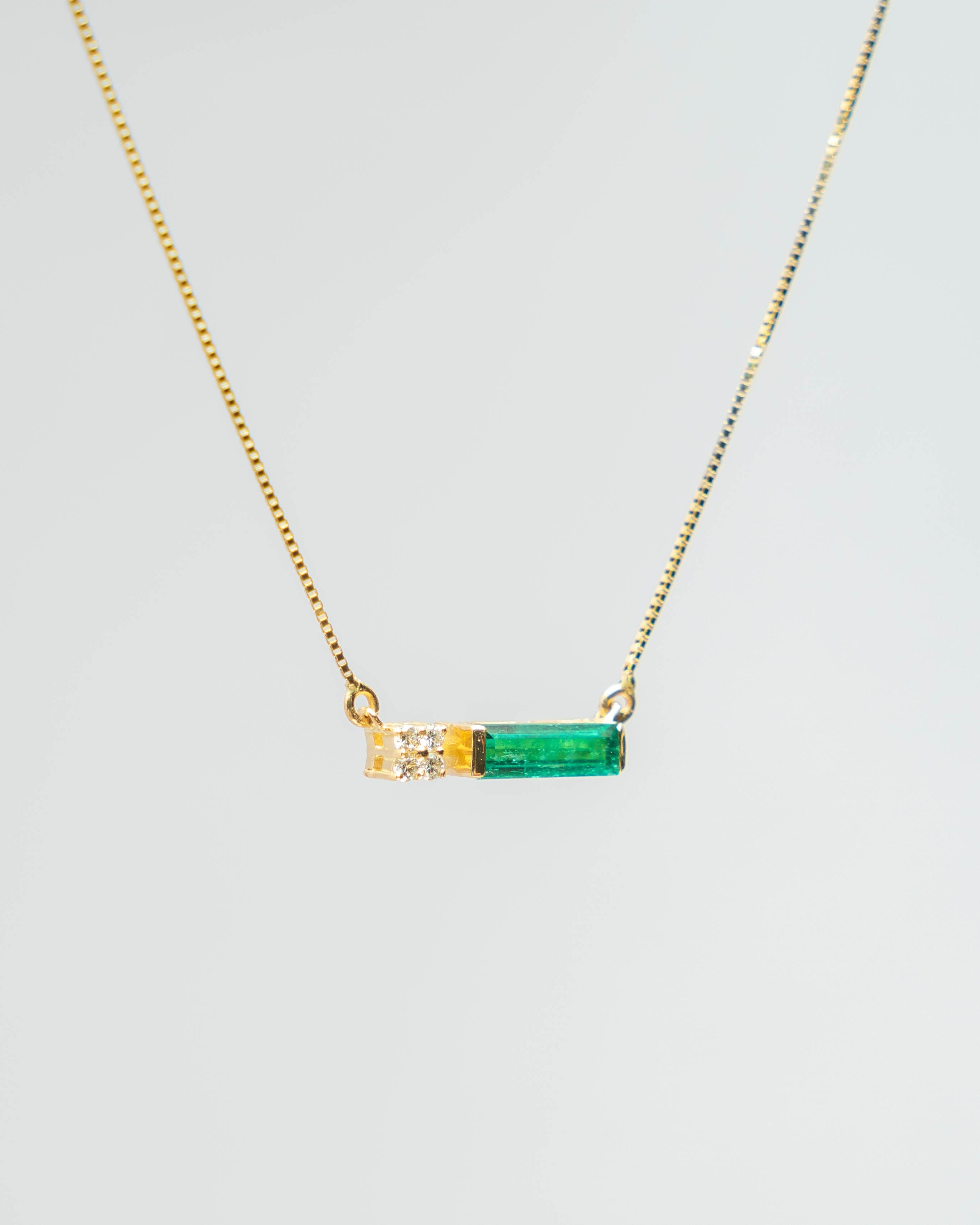 ROBIN CADENA DE ESMERALDA Y DIAMANTES
