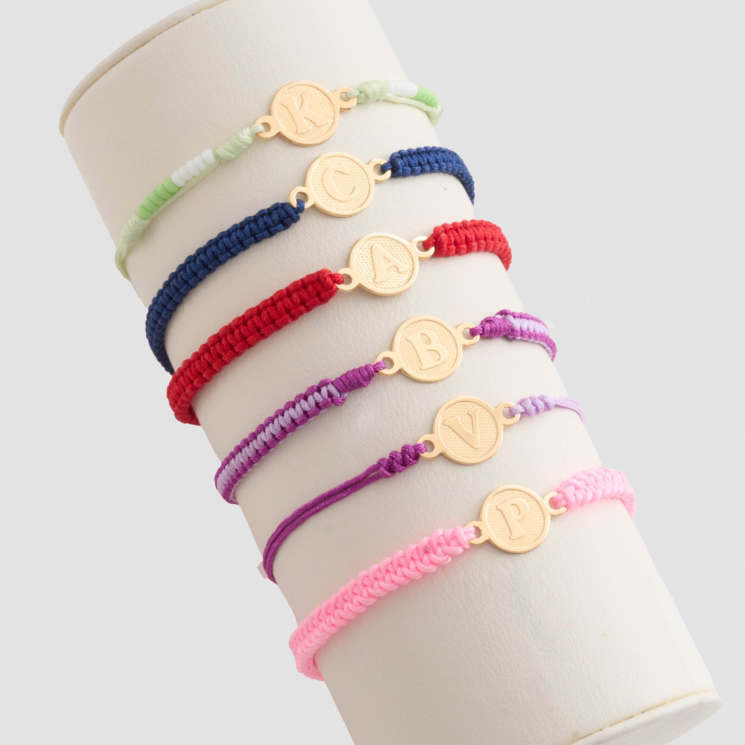 PULSERA TEJIDA INICIALES PUNTO